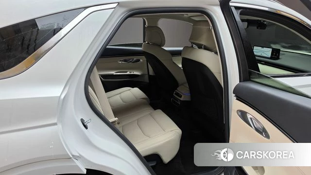 Genesis GV70 2022 Белый из Кореи, фото 2