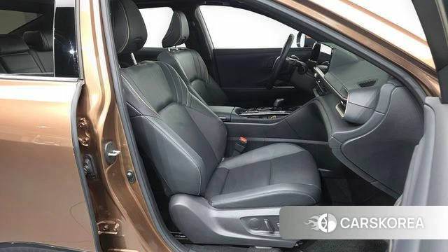 Toyota Crown Crossover 2024 Золотой из Кореи, фото 2