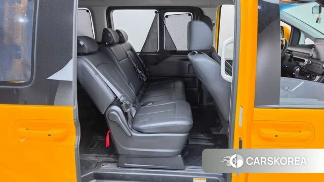 Hyundai Staria 2024 Желтый из Кореи, фото 2