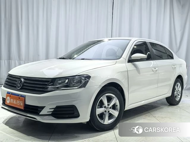 Volkswagen Lavida 2023 Белый из Китая, фото 2