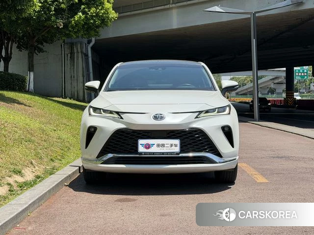 Toyota Venza 2023 Белый из Китая, фото 2