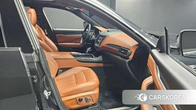 Maserati Levante 2019 Черный из Кореи, фото 2