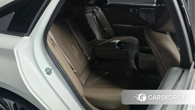 Kia K8 Hybrid 2023 Белый из Кореи, фото 2