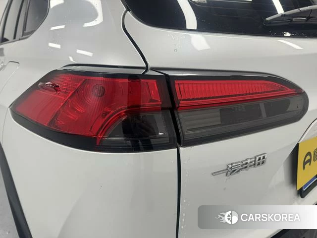 Toyota Corolla 2024 Белый из Китая, фото 2