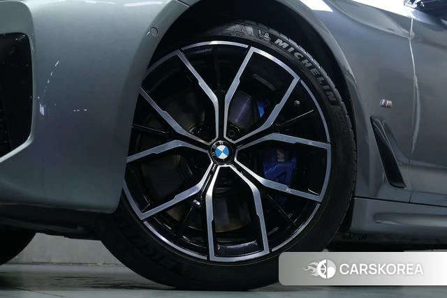 BMW 5 series 2022 Темно-серый из Китая, фото 2
