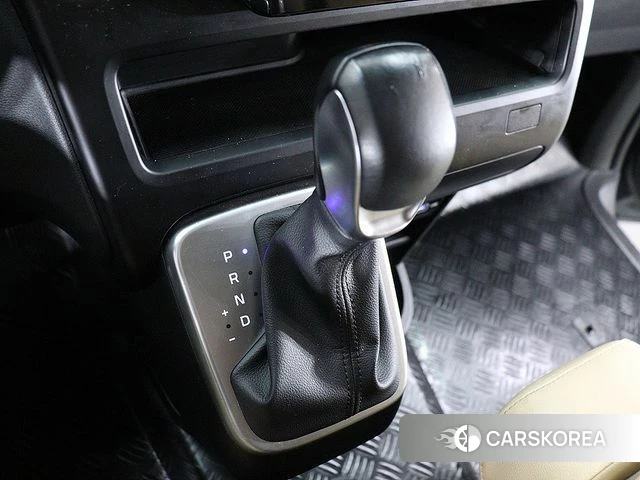 Hyundai Staria 2021 Черный из Кореи, фото 2
