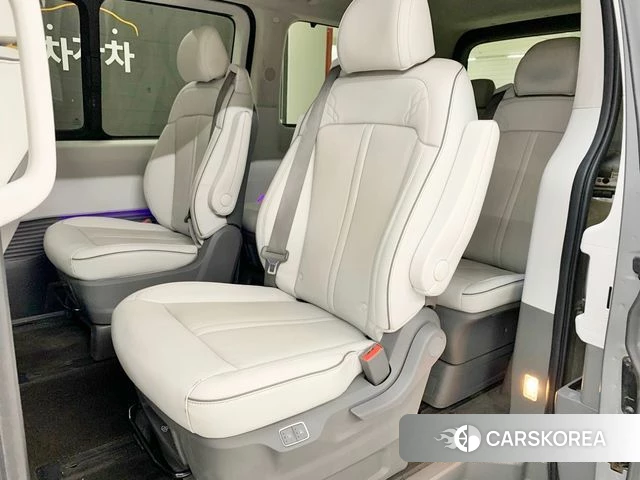 Hyundai Staria 2022 Серый из Кореи, фото 2