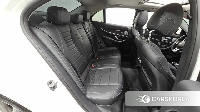 Mercedes-Benz E-Class W213 2019 Белый из Кореи, фото 2