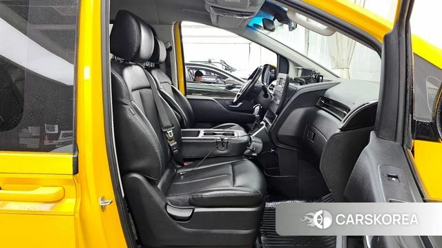 Hyundai Staria 2021 Желтый из Кореи, фото 2