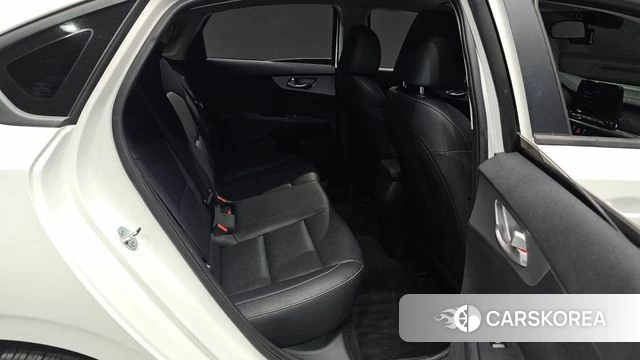 Kia The New K3 2nd generation 2023 Белый из Кореи, фото 2