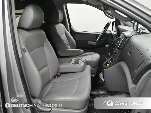 Hyundai The New Grand Starex 2021 Серебристо-серый из Кореи, фото 2