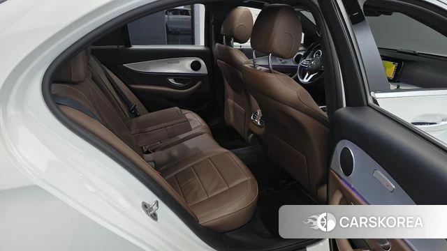Mercedes-Benz E-Class W213 2019 Белый из Кореи, фото 2