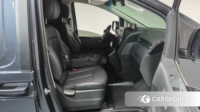Hyundai Staria 2023 Серый из Кореи, фото 2