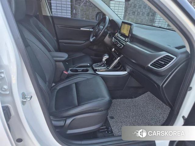 Kia Seltos 2019 Белый двухцветный из Кореи, фото 2