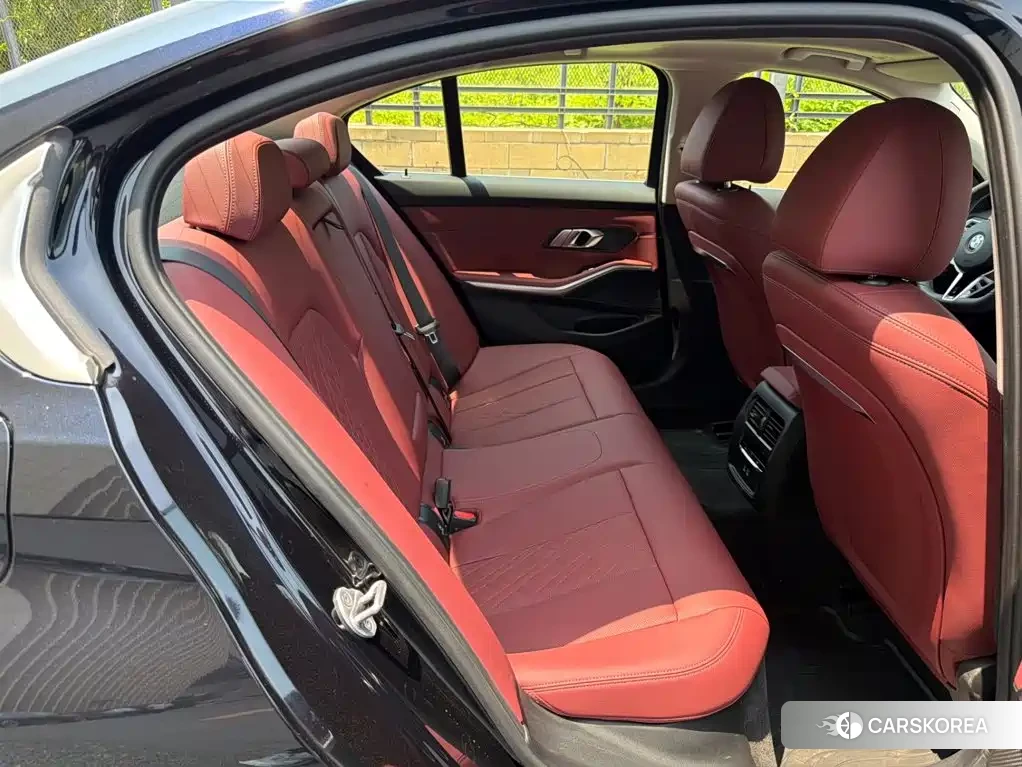 BMW 3 series 2025 Черный из Китая, фото 2