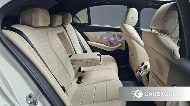 Mercedes-Benz E-Class W213 2021 Белый из Кореи, фото 2
