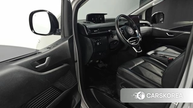 Hyundai Staria 2022 Серебристо-серый из Кореи, фото 2