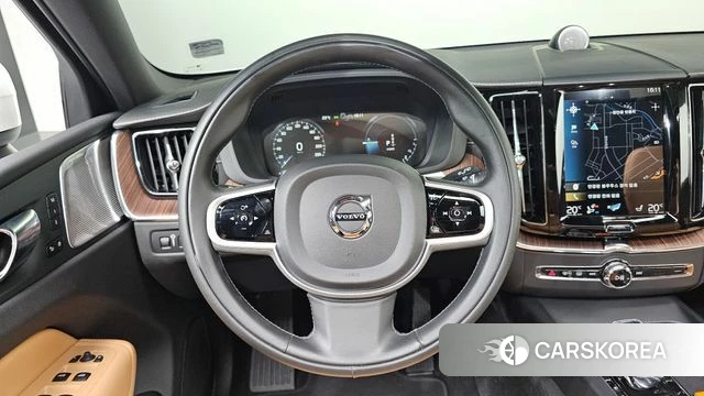 Volvo XC60 second Generation 2021 Белый из Кореи, фото 2