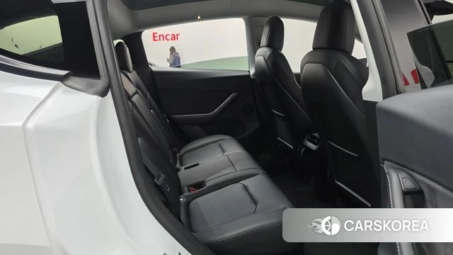 Tesla Model Y 2022 Белый из Кореи, фото 2