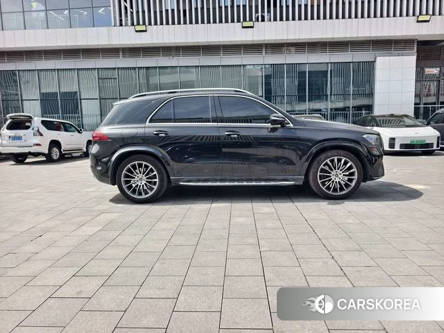 Mercedes-Benz GLE 2024 Черный из Китая, фото 2