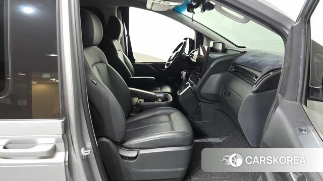 Hyundai Staria 2024 Серебристо-серый из Кореи, фото 2