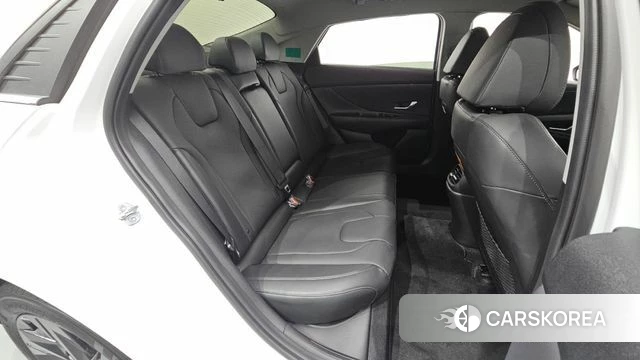 Hyundai Avante (CN7) 2023 Белый из Кореи, фото 3