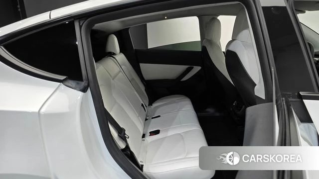 Tesla Model Y 2021 Белый из Кореи, фото 2