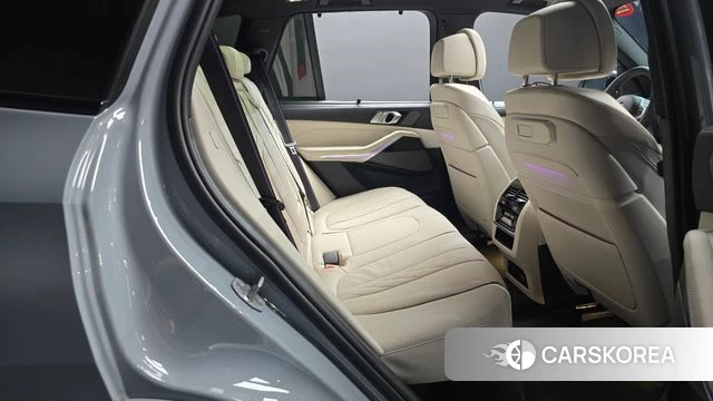 BMW X5 (G05) 2026 Светло-серебряный цвет из Кореи, фото 2