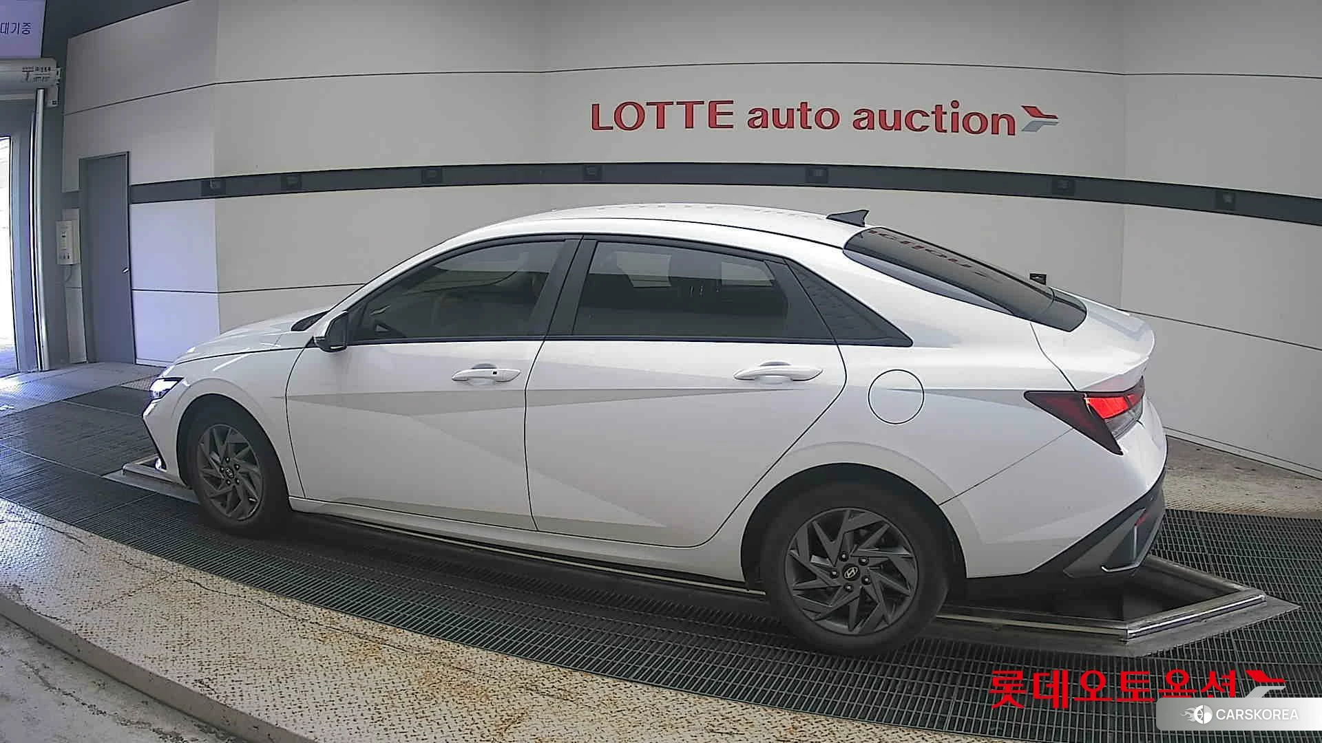 Hyundai Avante 2024 Atlas White из Кореи, фото 2