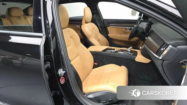 Volvo S90 2022 Черный из Кореи, фото 2