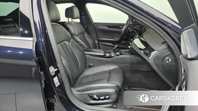 BMW 5 Series (G30) 2019 Синий из Кореи, фото 2