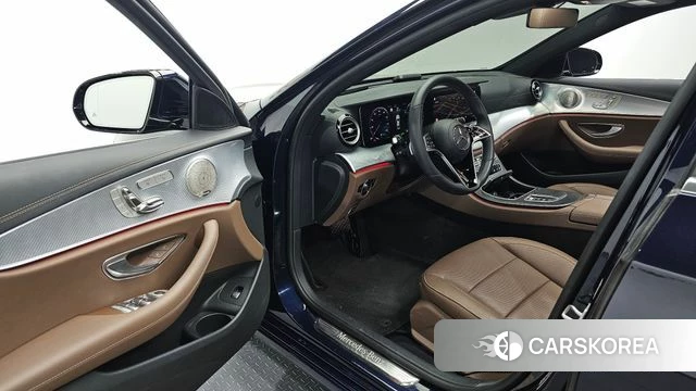 Mercedes-Benz E-Class W213 2021 Синий из Кореи, фото 2