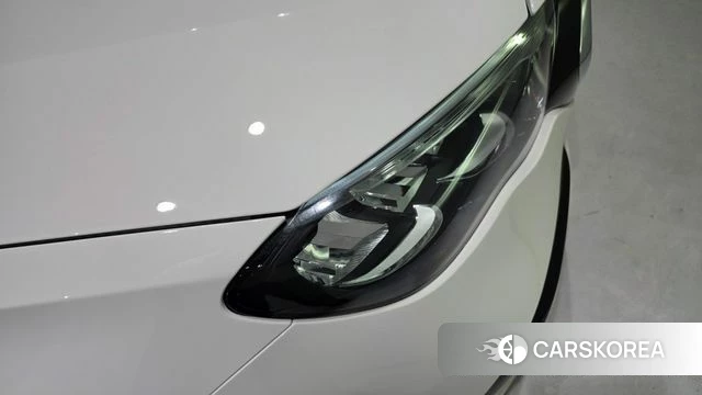Mercedes-Benz E-Class W214 2026 Белый из Кореи, фото 2