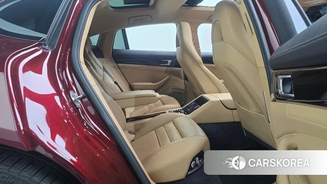 Porsche Panamera (971) 2021 Красный из Кореи, фото 2