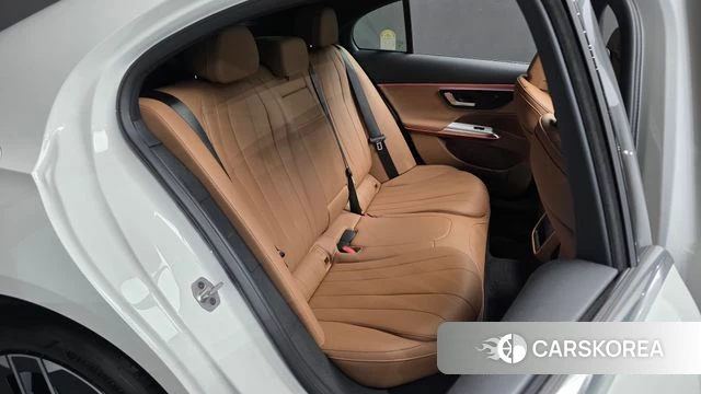Mercedes-Benz E-Class W214 2026 Белый из Кореи, фото 2