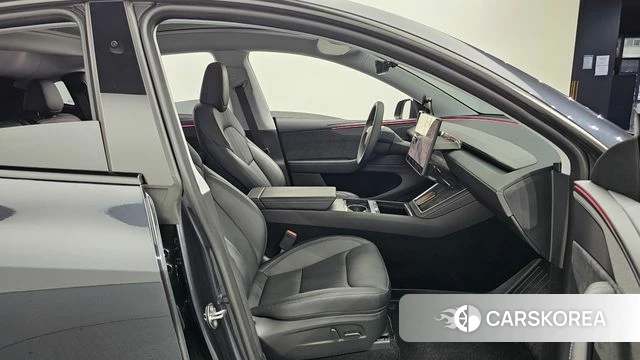 Tesla Model Y 2025 Серый из Кореи, фото 2