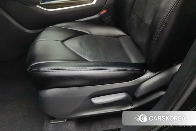 Toyota Crown 2022 Черный из Китая, фото 2