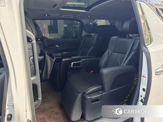 Toyota Vellfire 2021 Белый из Китая, фото 2