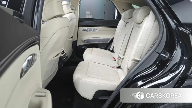 Genesis GV70 2023 Черный из Кореи, фото 2