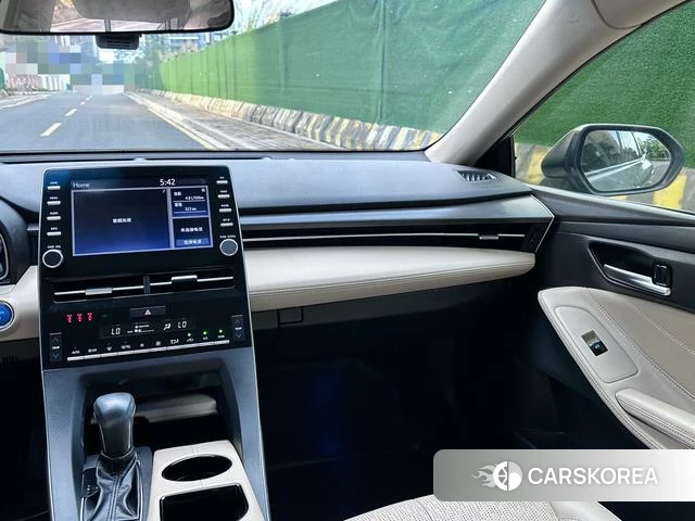 Toyota Avalon 2021 Серебристо-серый из Китая, фото 2