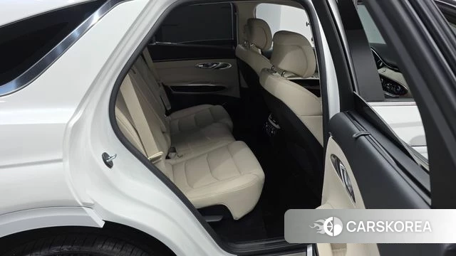 Genesis GV70 2023 Белый из Кореи, фото 2