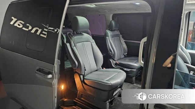 Hyundai Staria 2023 Серебристо-серый из Кореи, фото 2