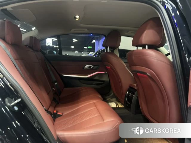 BMW 3 series 2023 Черный из Китая, фото 2