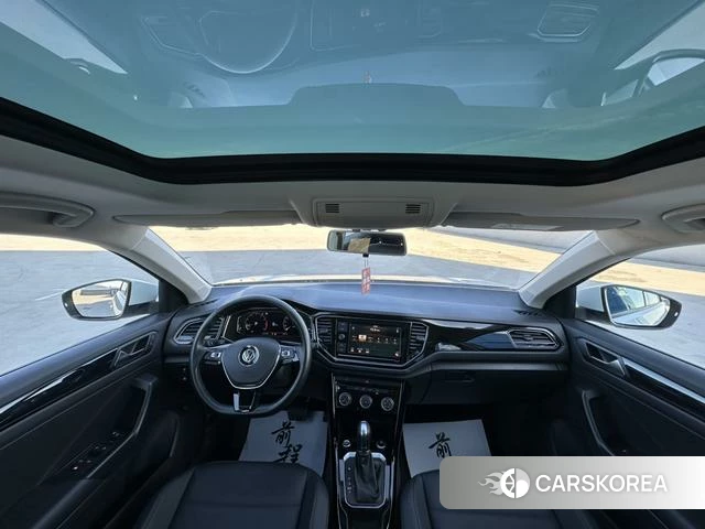 Volkswagen T-Roc 2021 Белый из Китая, фото 2