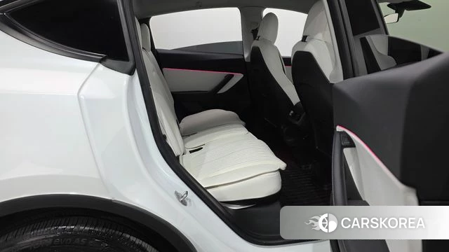 Tesla Model Y 2021 Белый из Кореи, фото 2