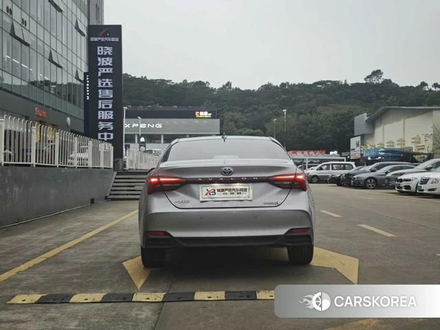 Toyota Avalon 2023 Серебристо-серый из Китая, фото 2