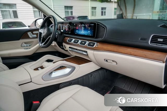 Mercedes-Benz GLE 2024 Черный из Китая, фото 2
