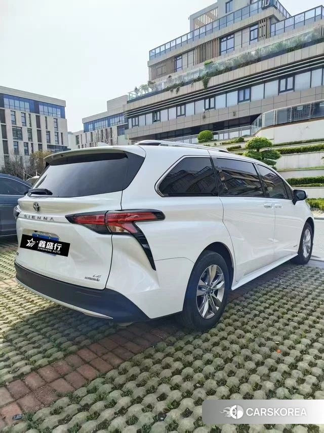 Toyota Sienna 2024 Белый из Китая, фото 2