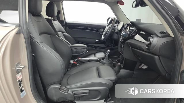 Mini Cooper 2022 Коричневый из Кореи, фото 2