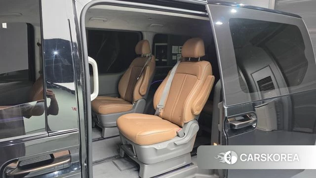 Hyundai Staria 2022 Черный из Кореи, фото 2